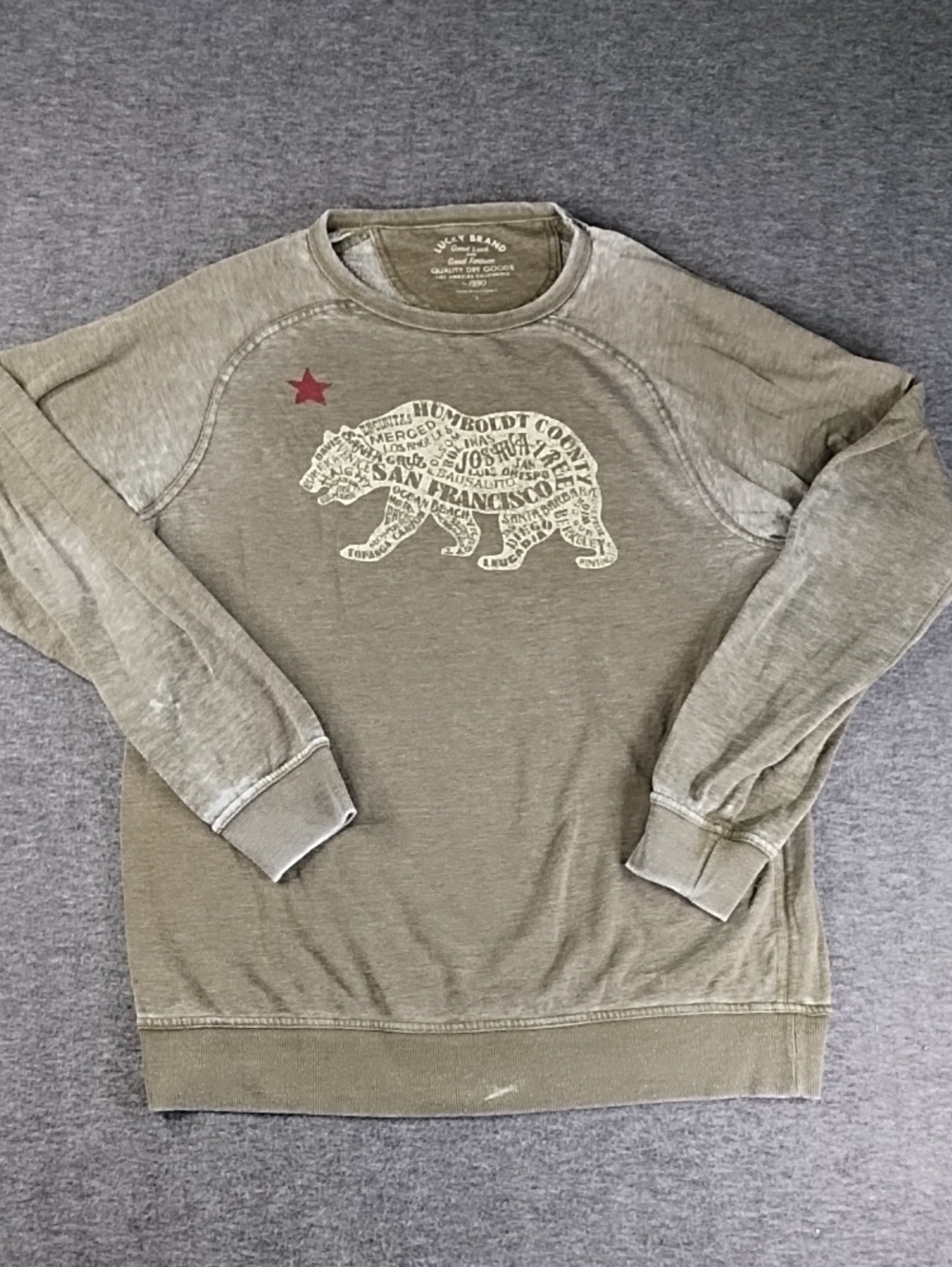 Lucky Brand Olive Green Bear Graphic Crewneck Sweatshirt with Red Star